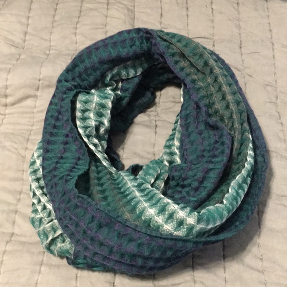Gorgeous Navy Hunter Green and White Circle Scarf